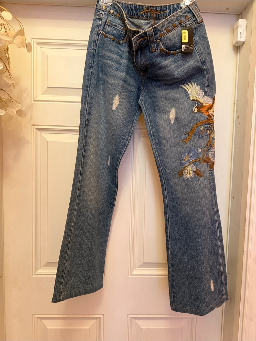 Embroidered Blue Women’s Jeans with Bird Motif